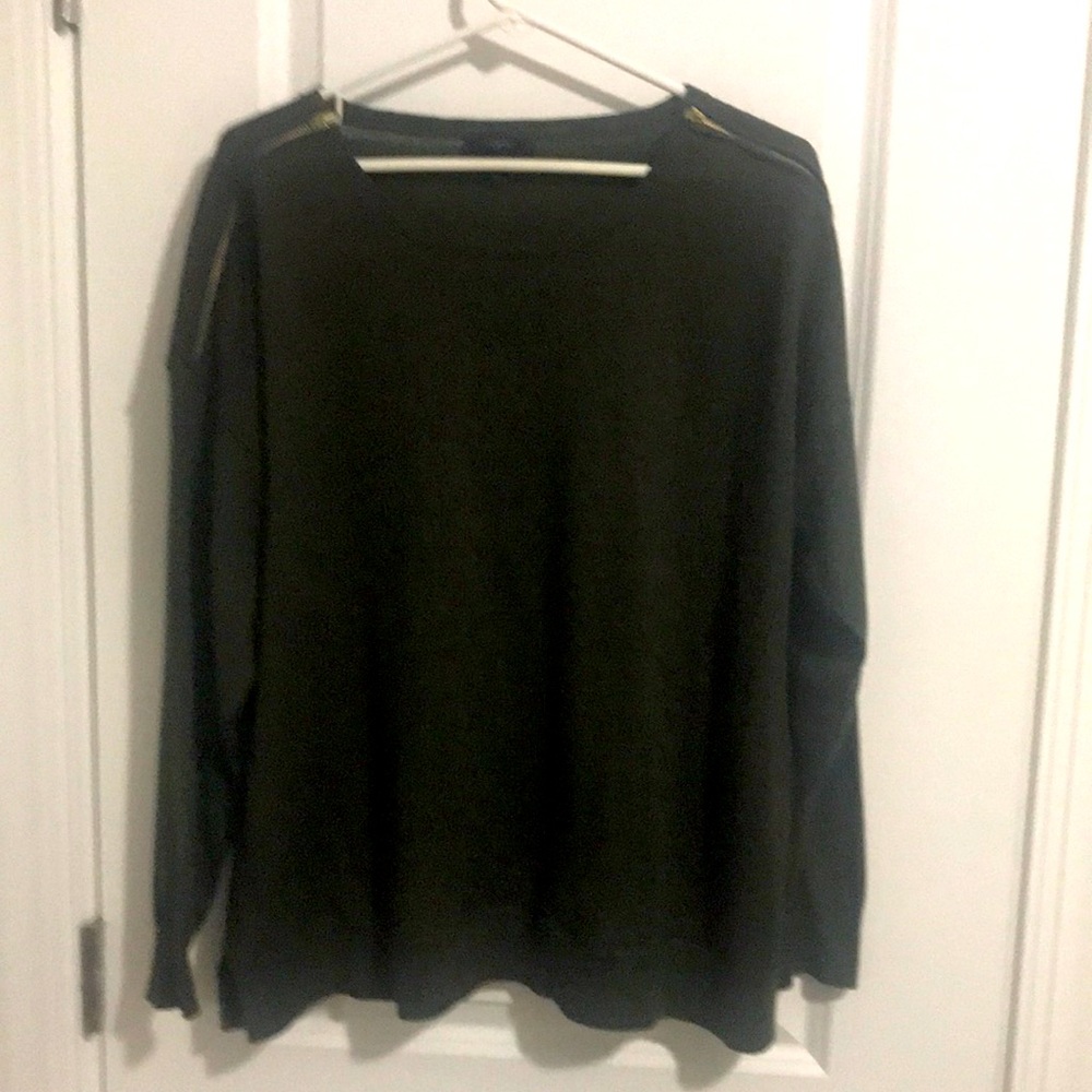 J Crew olive green long sleeve sweater size XL soft wool